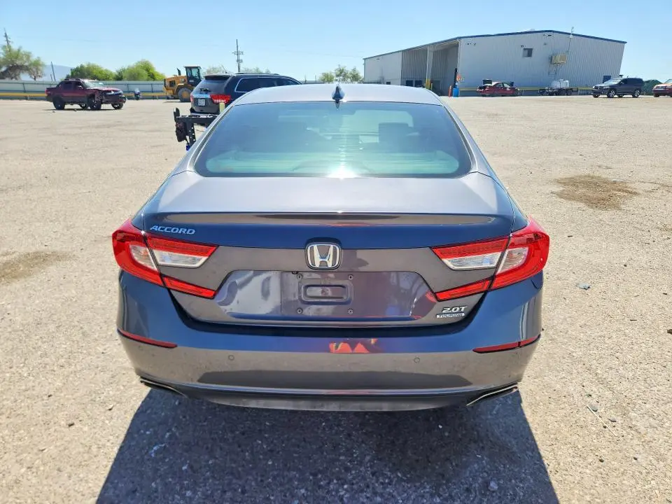 2018 HONDA ACCORD TOURING  