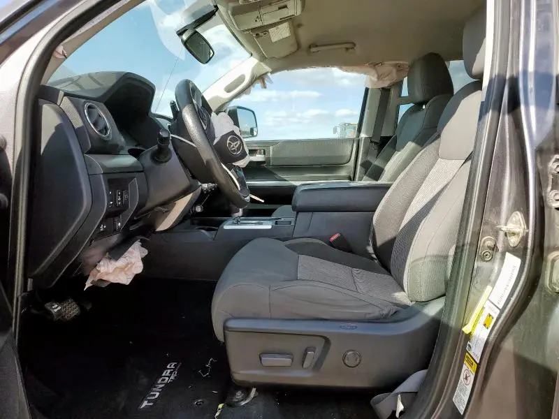 2017 TOYOTA TUNDRA CREWMAX SR5  