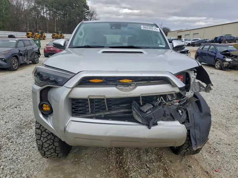 2020 TOYOTA 4RUNNER SR5/SR5 PREMIUM  