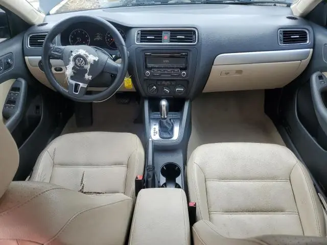 2013 VOLKSWAGEN JETTA SE  