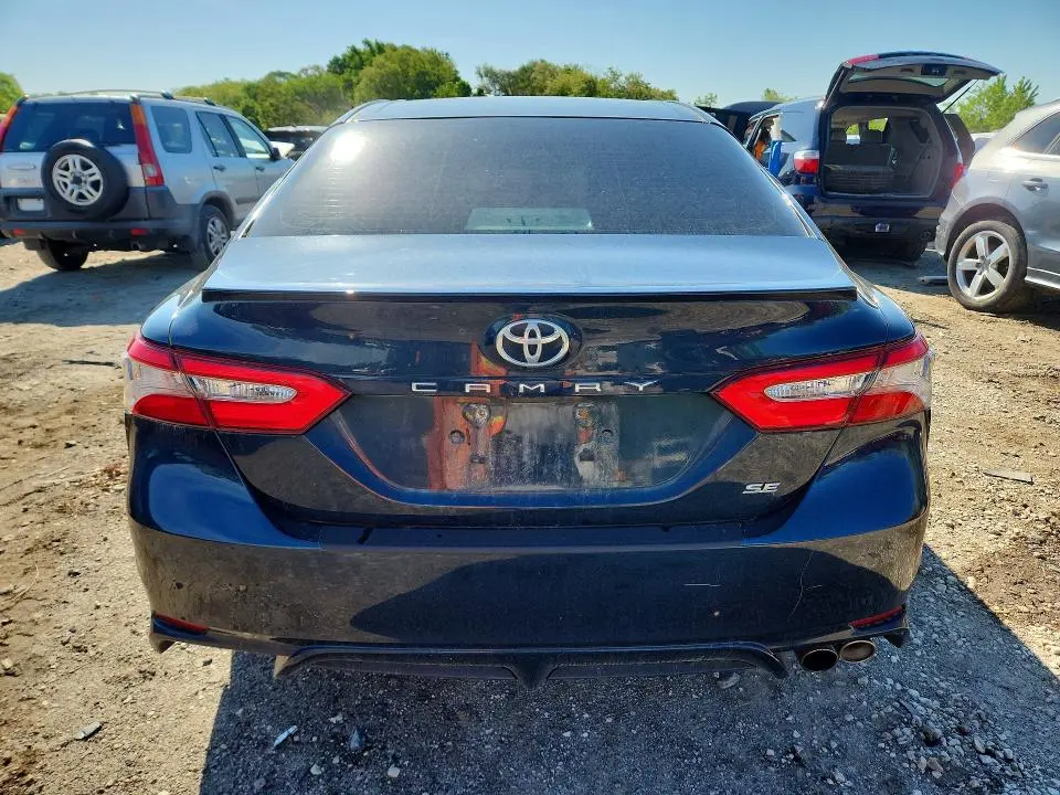2018 TOYOTA CAMRY SE  