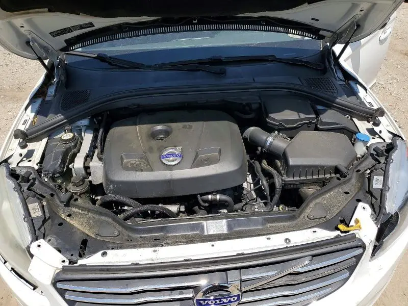 2015 VOLVO XC60 T5  