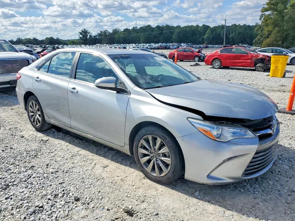 2016 TOYOTA CAMRY XLE  