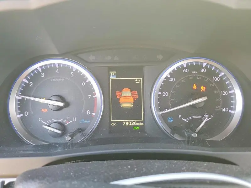 2019 TOYOTA HIGHLANDER SE  