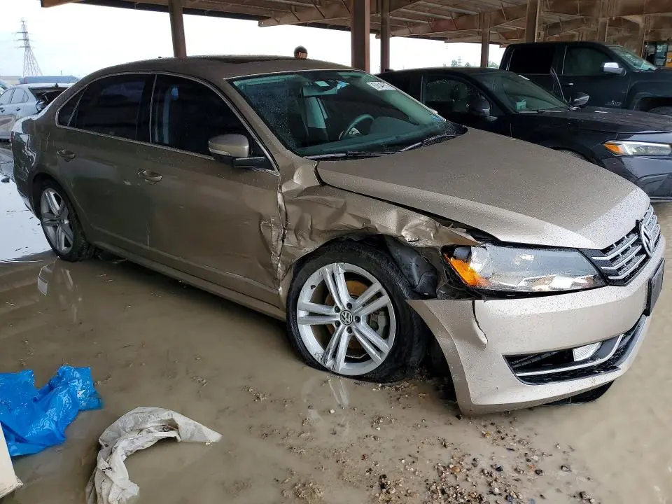 2015 VOLKSWAGEN PASSAT SEL  