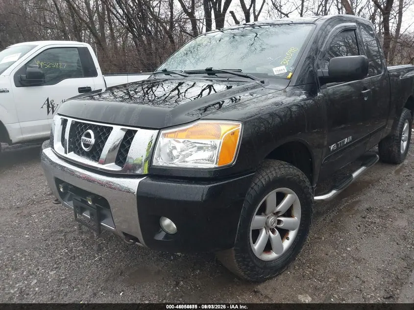 2010 NISSAN TITAN SE