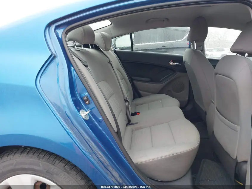 2015 KIA FORTE LX