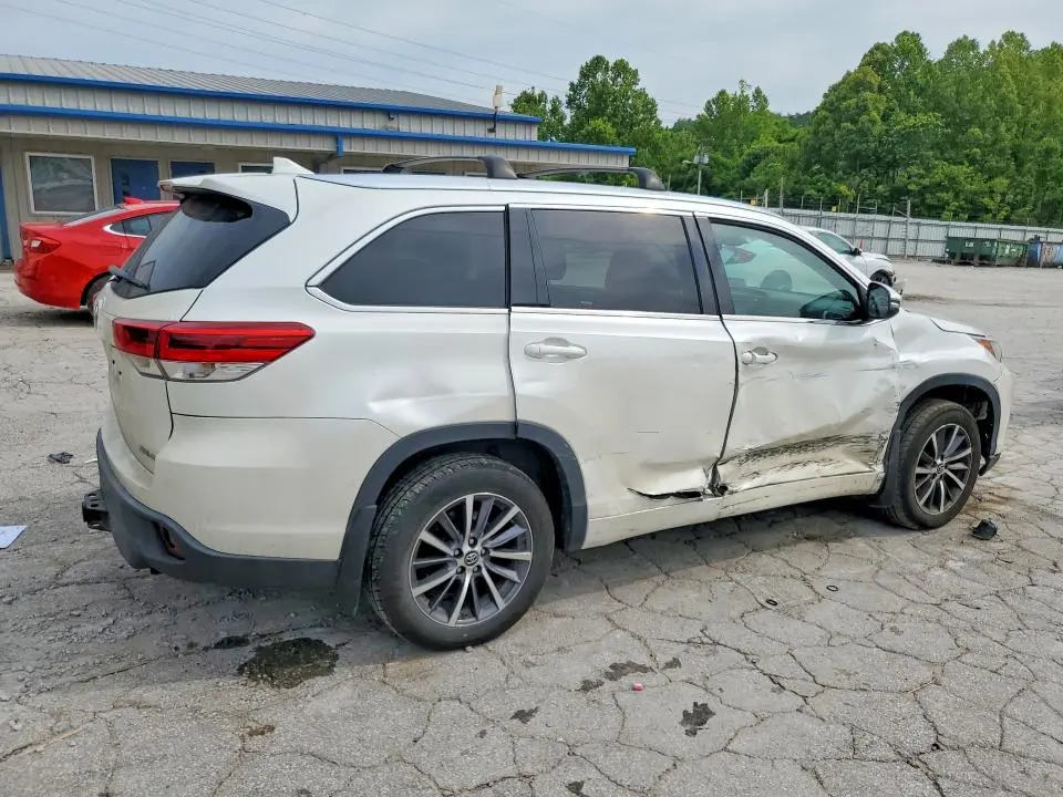 2017 TOYOTA HIGHLANDER XLE  
