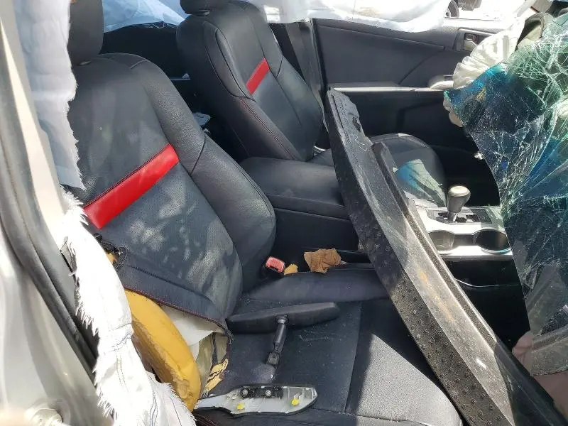 2014 TOYOTA CAMRY SE  
