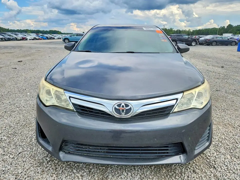 2014 TOYOTA CAMRY SE  