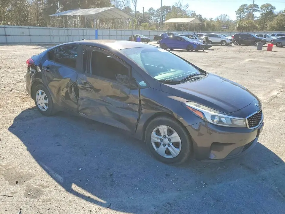 2017 KIA FORTE LX  