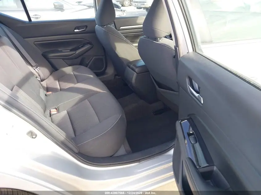 2022 NISSAN ALTIMA SV FWD