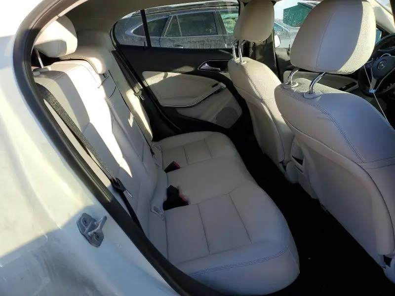 2015 MERCEDES-BENZ GLA 250 4MATIC  