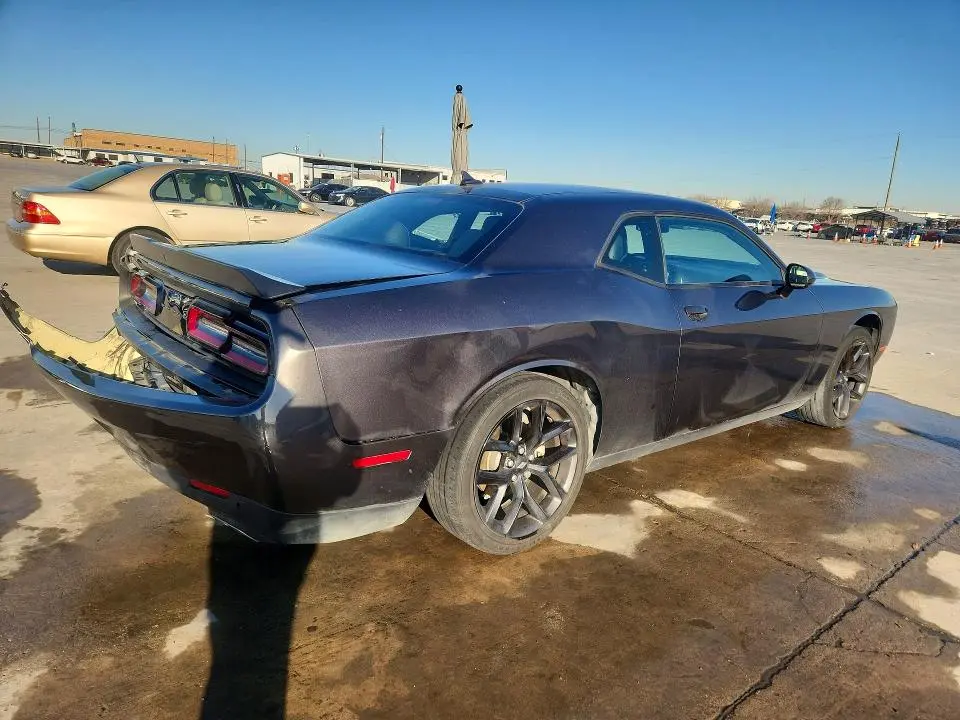 2022 DODGE CHALLENGER SXT  