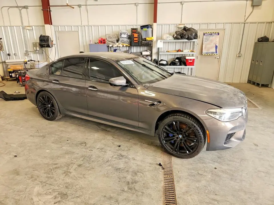 2018 BMW M5   