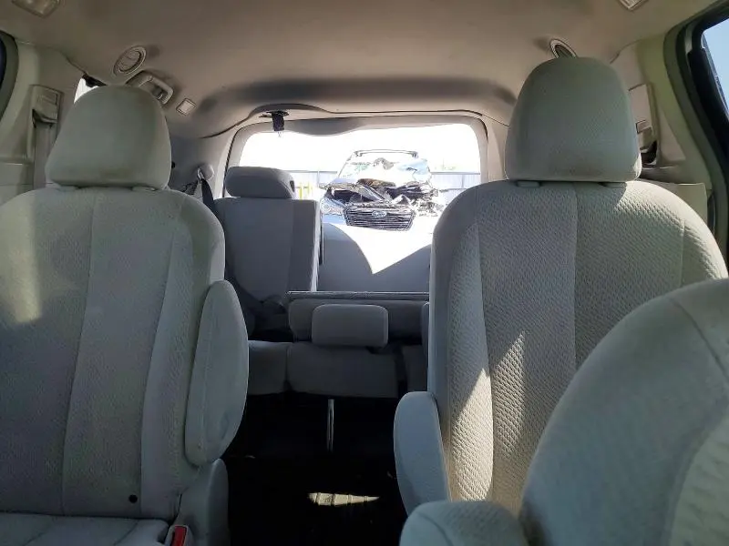2012 TOYOTA SIENNA LE  