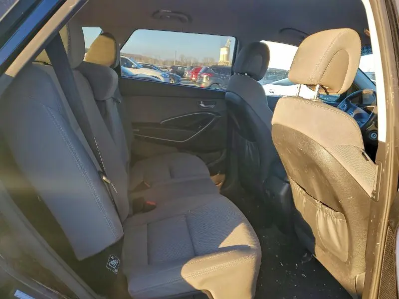 2017 HYUNDAI SANTA FE SE  