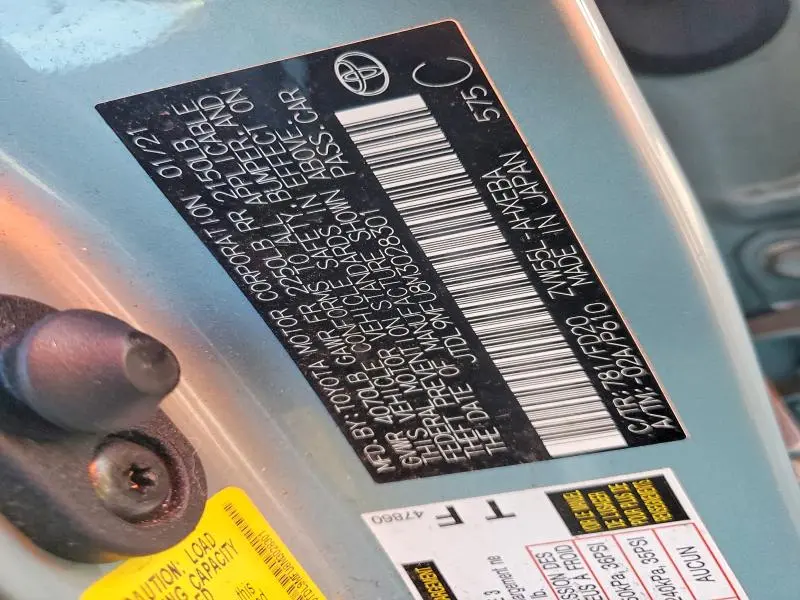 2021 TOYOTA PRIUS LE  