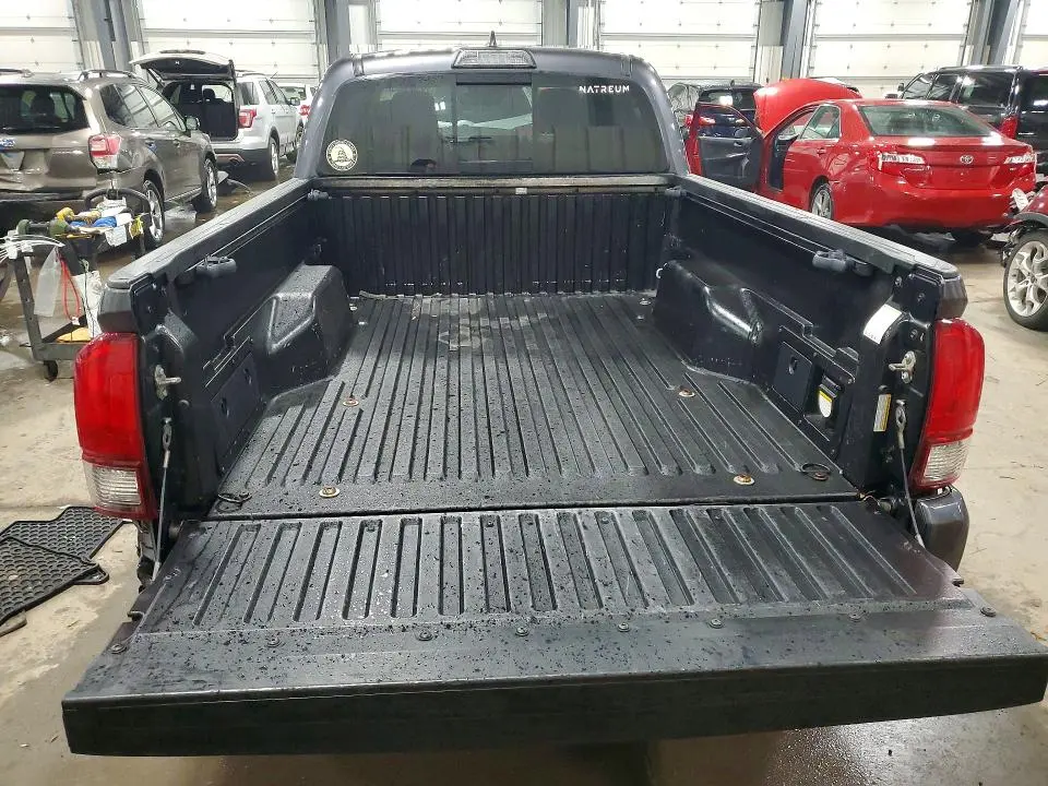 2018 TOYOTA TACOMA SR5 V6  