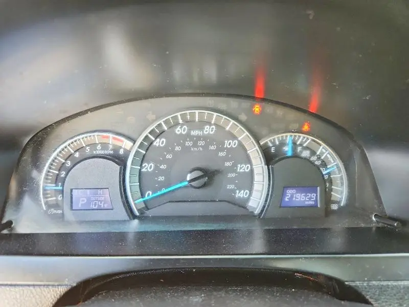 2014 TOYOTA CAMRY SE  