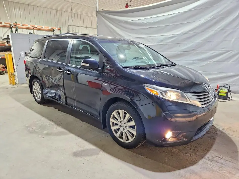 2017 TOYOTA SIENNA LIMITED 7-PASSENGER  