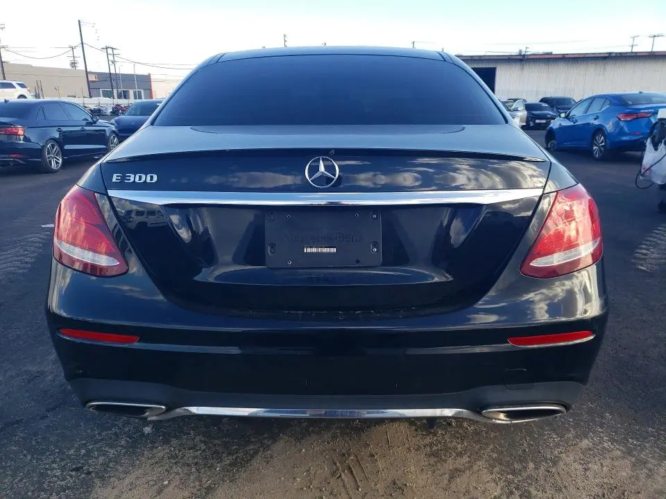 2019 MERCEDES-BENZ E 300  