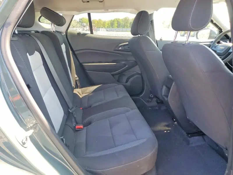 2025 CHEVROLET TRAX LS  