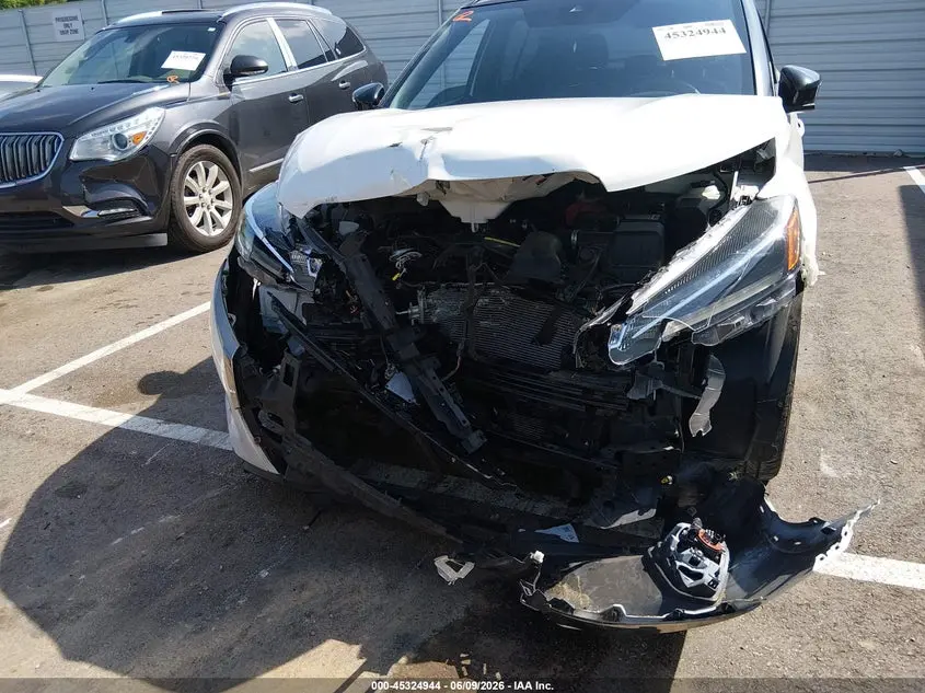2022 NISSAN KICKS SR XTRONIC CVT