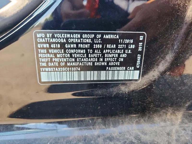 2016 VOLKSWAGEN PASSAT SE  