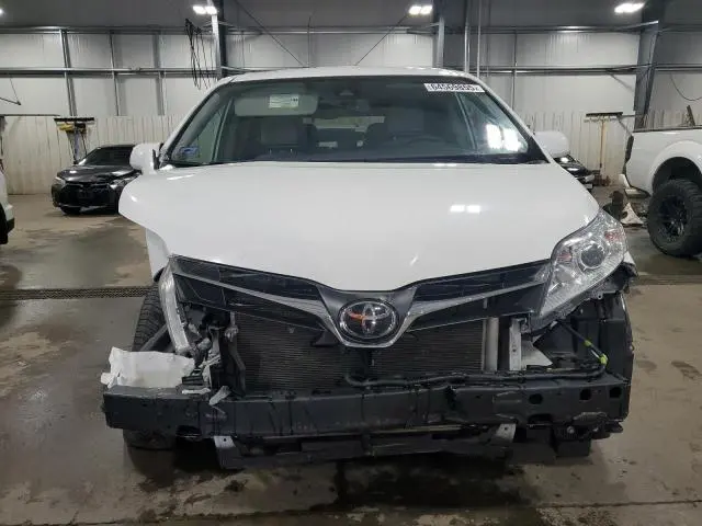 2019 TOYOTA SIENNA LE  