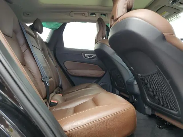 2019 VOLVO XC60 T5 MOMENTUM  