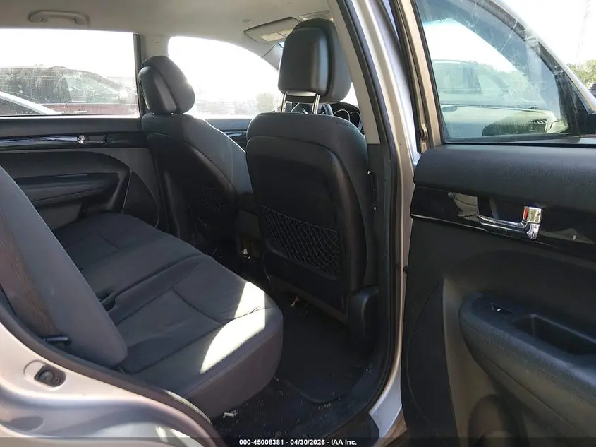 2013 KIA SORENTO LX