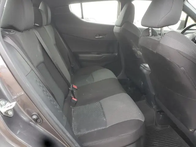 2022 TOYOTA C-HR XLE  