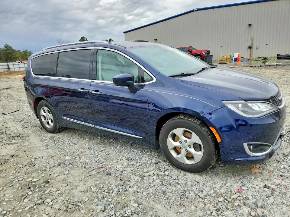 2017 CHRYSLER PACIFICA TOURING L PLUS  
