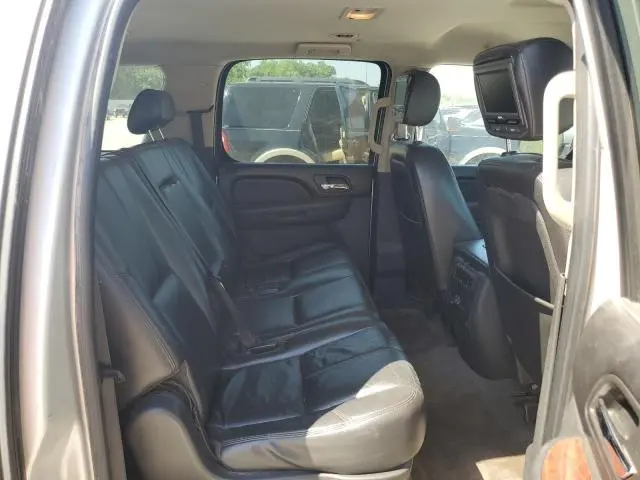 2010 CHEVROLET SUBURBAN C1500 LT  