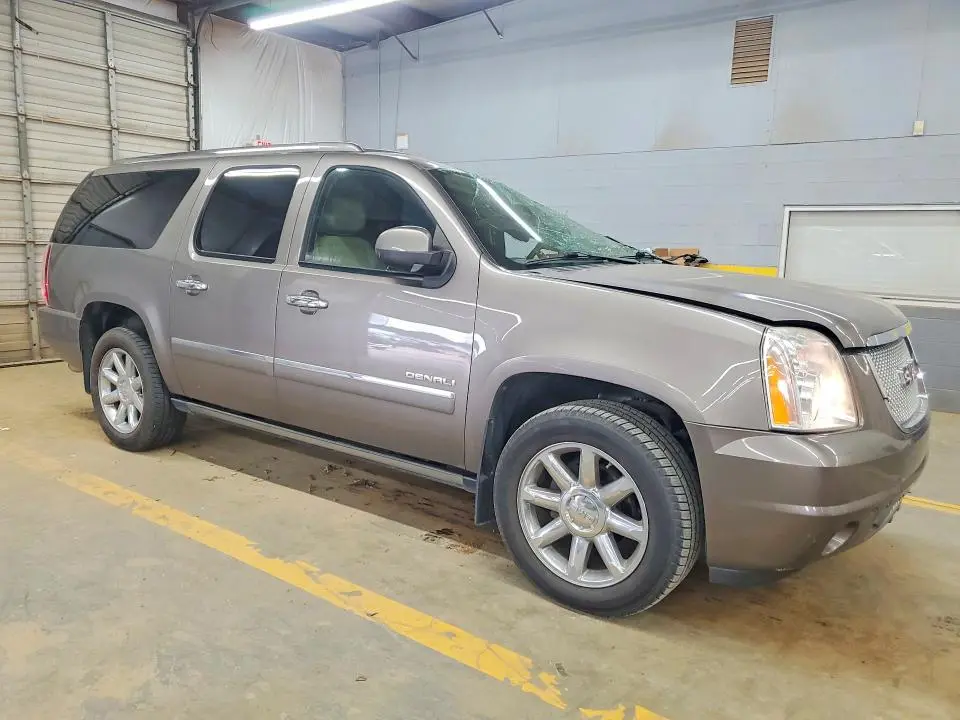 2013 GMC YUKON XL DENALI  