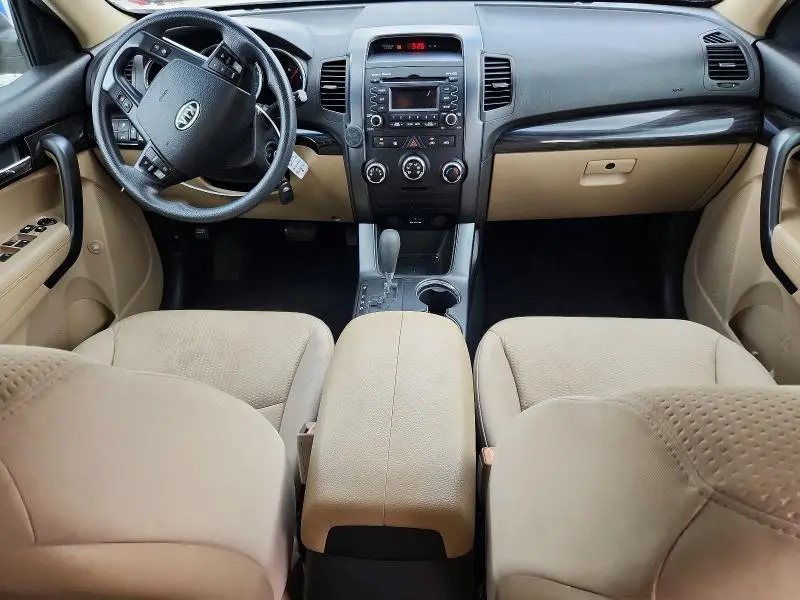 2011 KIA SORENTO LX  