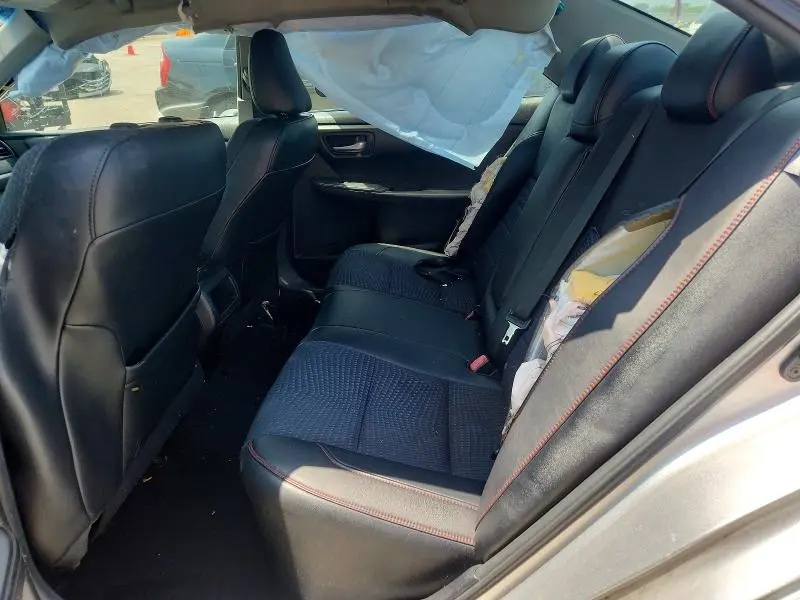2015 TOYOTA CAMRY SE  
