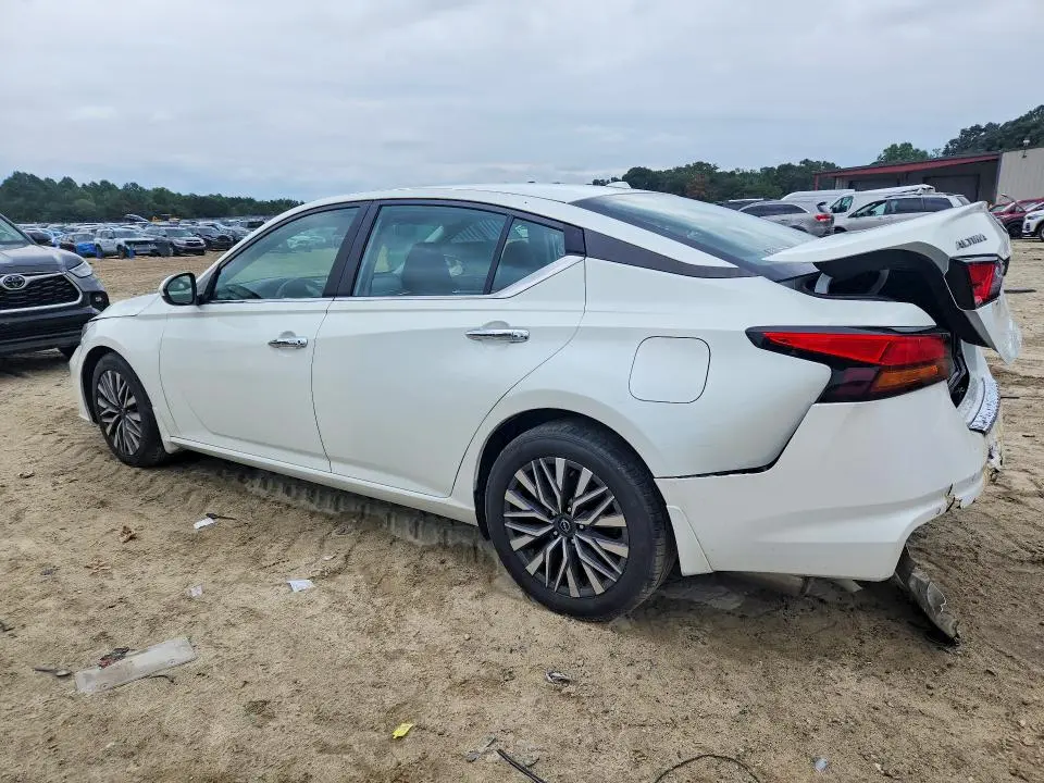 2023 NISSAN ALTIMA SV  