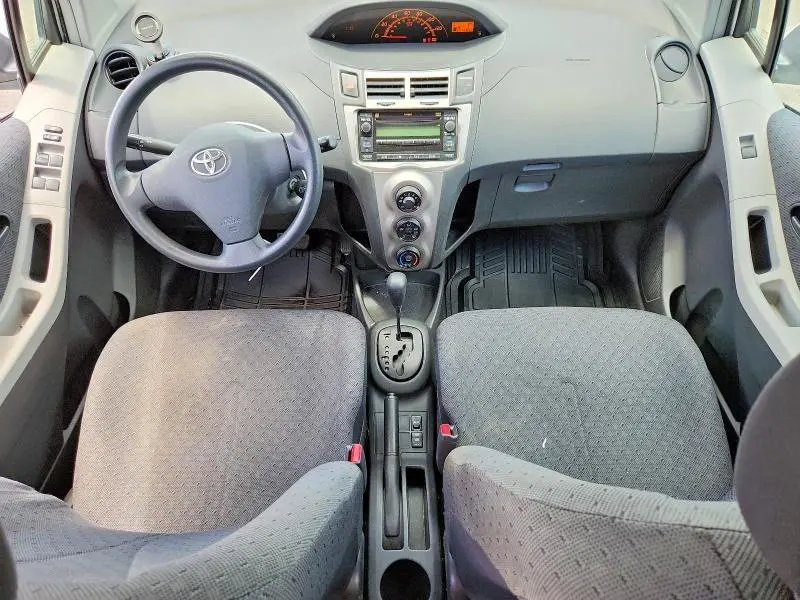 2010 TOYOTA YARIS BASE  
