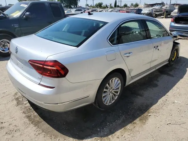 2017 VOLKSWAGEN PASSAT SE