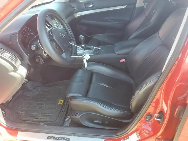 2012 INFINITI G37 