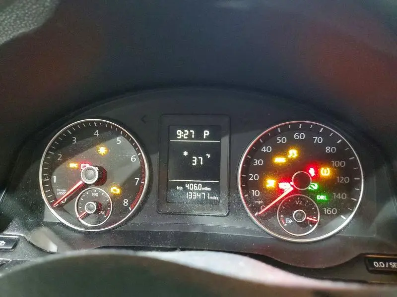 2010 VOLKSWAGEN JETTA SE  