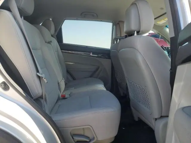 2014 KIA SORENTO LX  