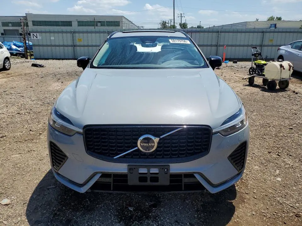 2025 VOLVO XC60 PLUS  