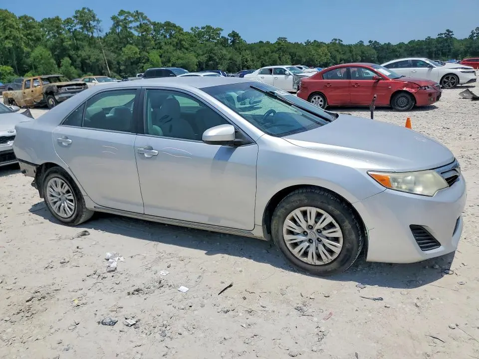 2013 TOYOTA CAMRY LE  