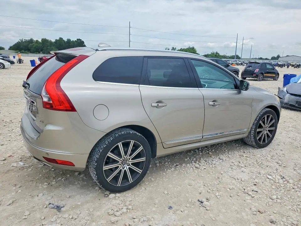 2015 VOLVO XC60 T5 PLATINUM  