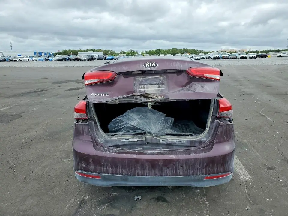 2018 KIA FORTE LX  