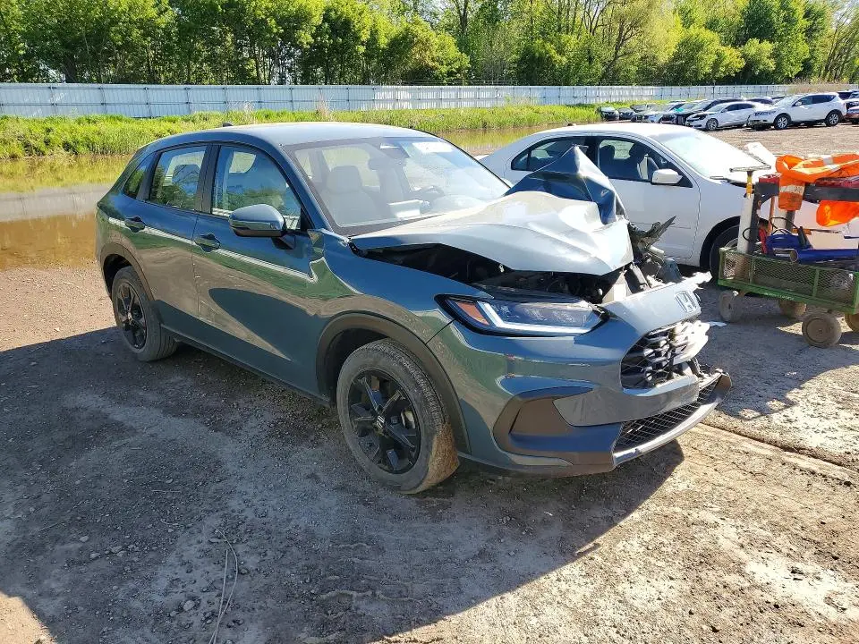 2023 HONDA HR-V LX  