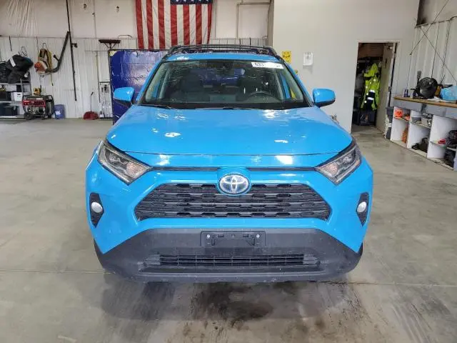 2020 TOYOTA RAV4 XLE  